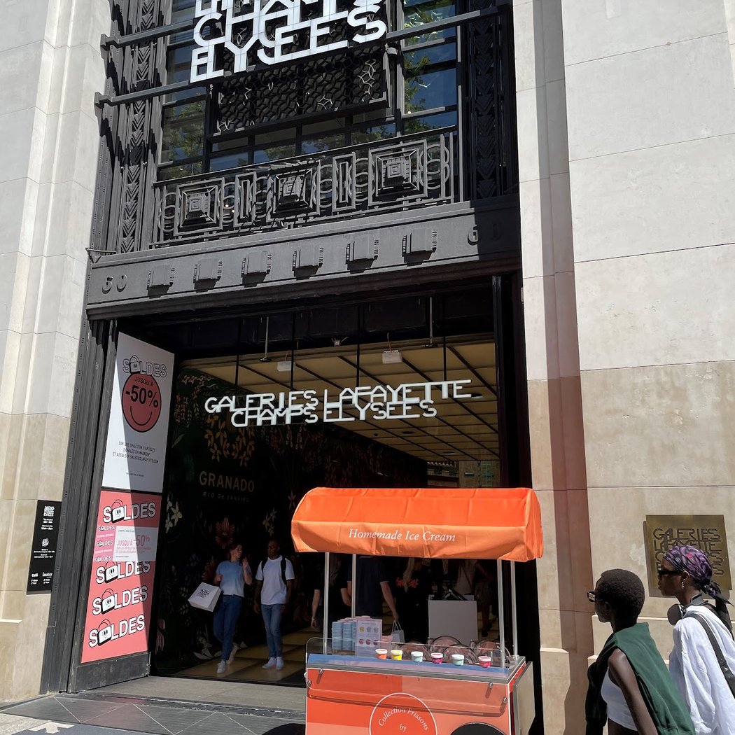 PIERRE MARCOLINI Galeries Lafayette Champs Elysées 2